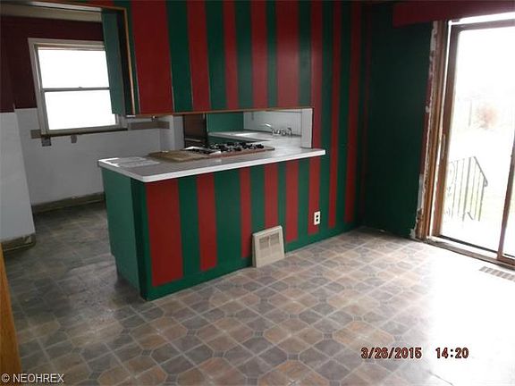 5th image of 3366 W 136th St