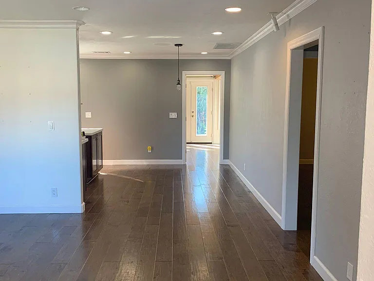 925 E Grant Pl — Photo 10