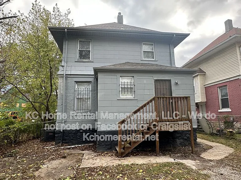2002 E 35th St — Photo 35