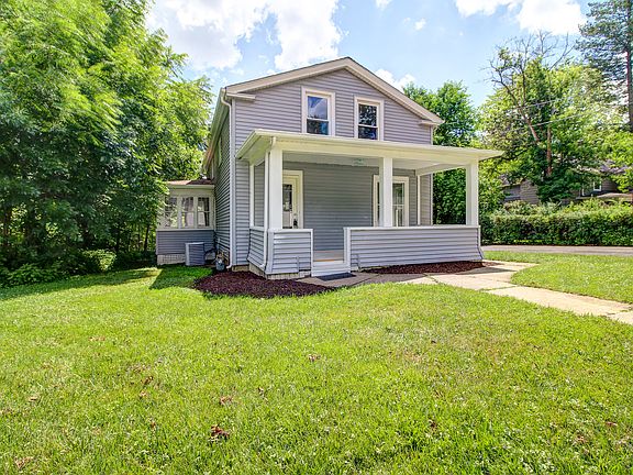 2nd image of 204 N Batavia Ave