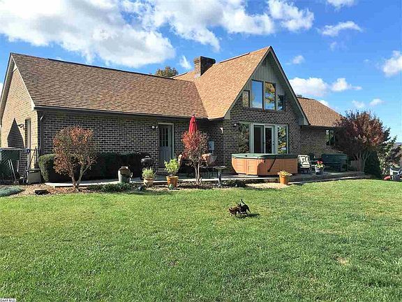 3rd image of 5 Woodview Ct