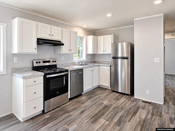 4th image of 1601 E F 29 St