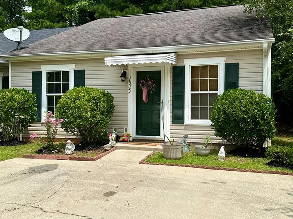 135 Saint Kitts Ct, Greenwood, SC 29649