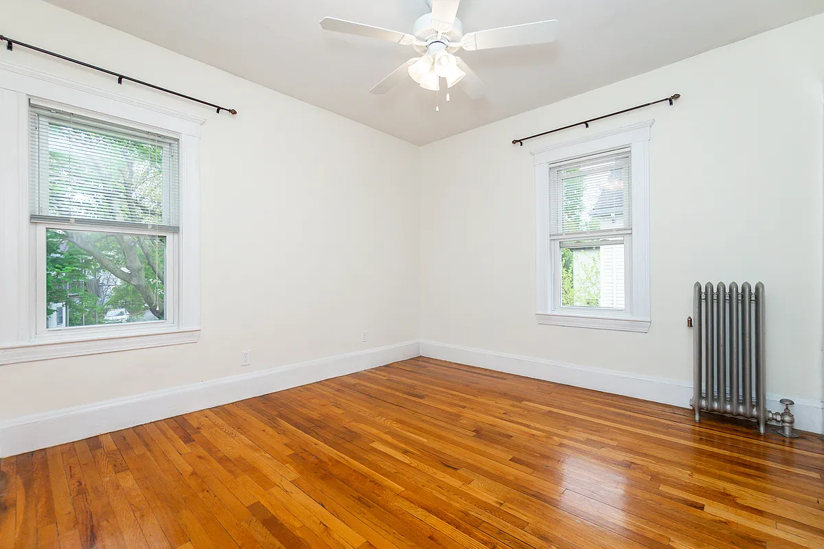 Building Photo - 6 Putnam St #6