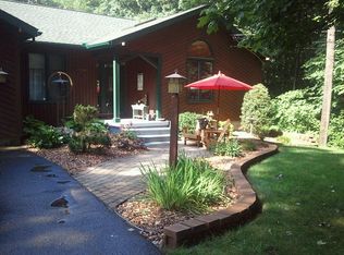 411 Dipping Hole Rd, Wilbraham, MA 01095