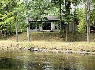 558 E Deer Rd, White Cloud, MI 49349
