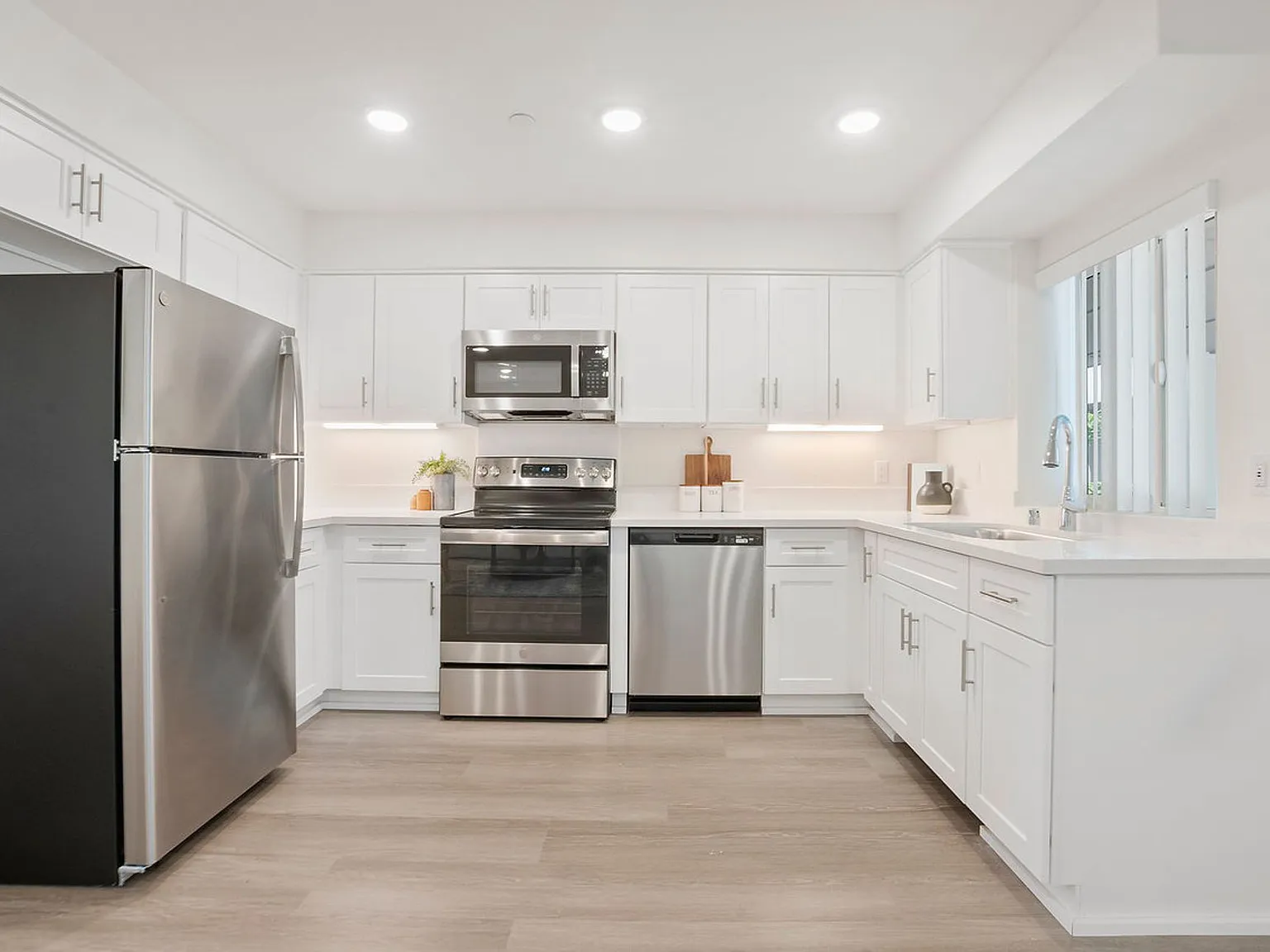 Villas by the Sea - Pacific Beach's Newest Community! — Photo 1