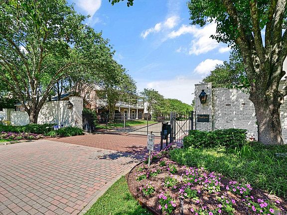 4th image of 903 Crown Way