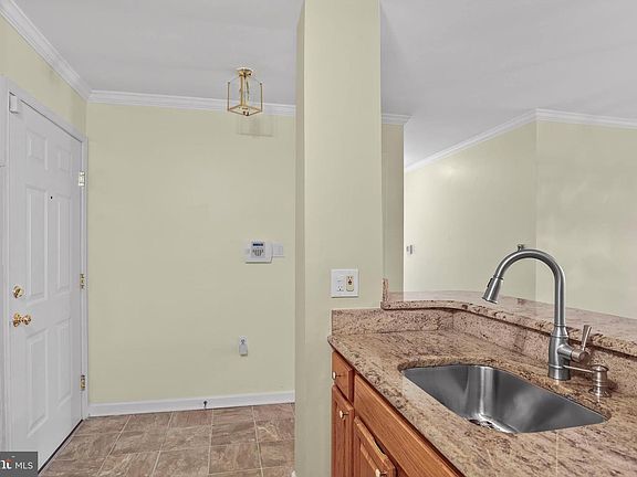 5th image of 4404 Silverbrook Ln APT E102