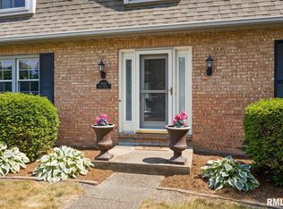 1402 W Holly Hedges Dr, Peoria, IL