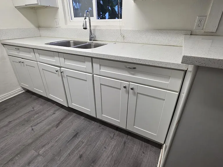 1020 N Curson Ave — Photo 4