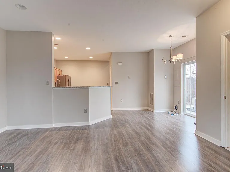 7700 Duneiden Ln — Photo 3