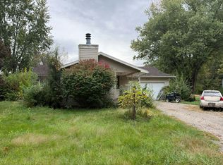 2097 Sycamore Dr, Rochester, IN 46975