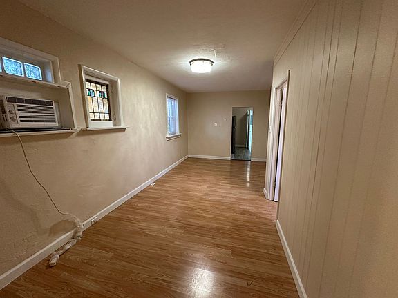 5th image of 3859 Alberta St Floor 3859-2