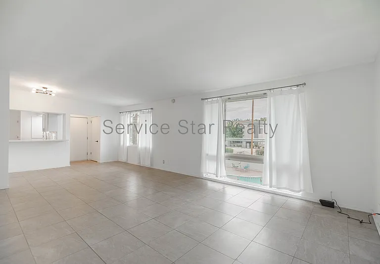 102 W Maryland Ave #D2 — Photo 11