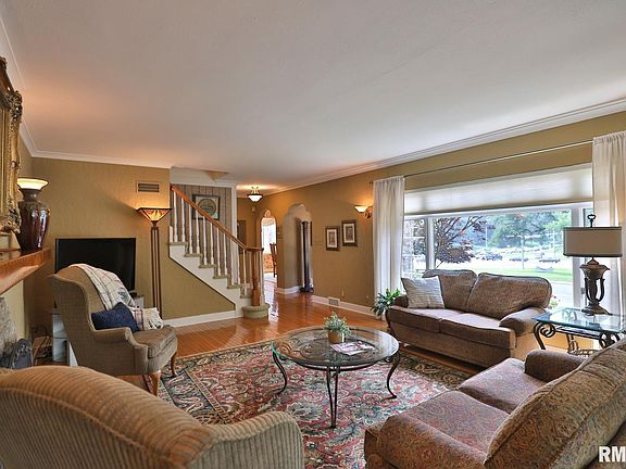 5th image of 103 W Stratford Dr