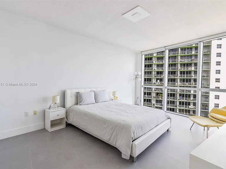1750 N Bayshore Dr #3201 — Photo 16