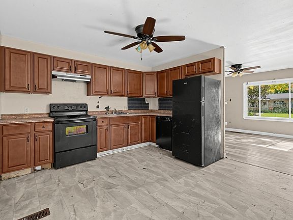 4th image of 126 Phelps Rd