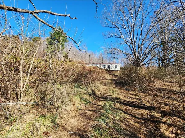 486 Factory St #3, Ronda, NC 28670