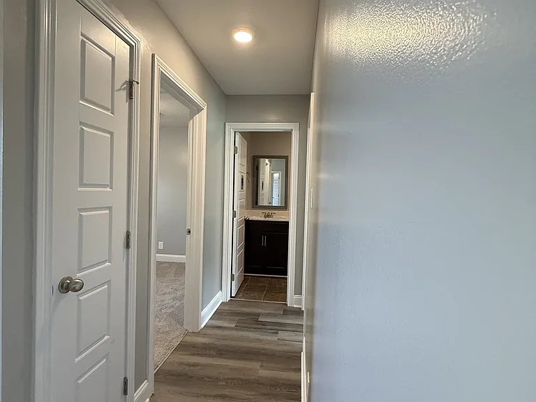 255 Illinois Ave — Photo 2