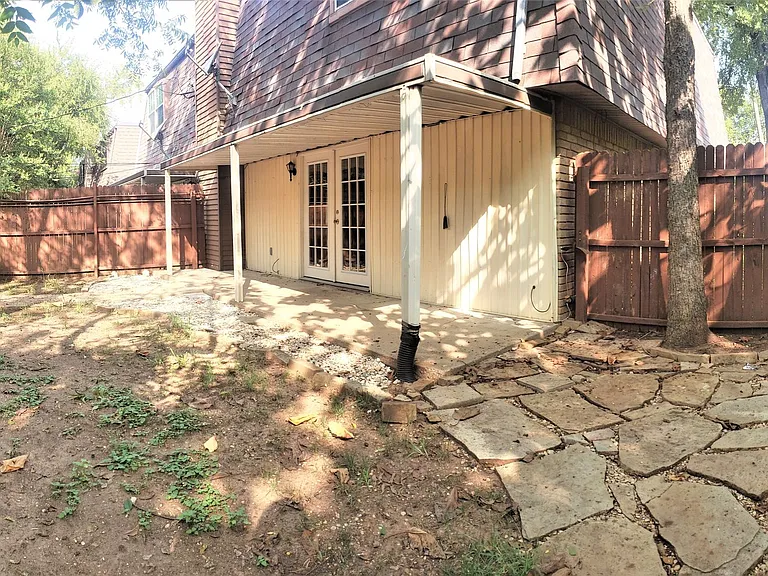 7604 Bridges Ave #B — Photo 16