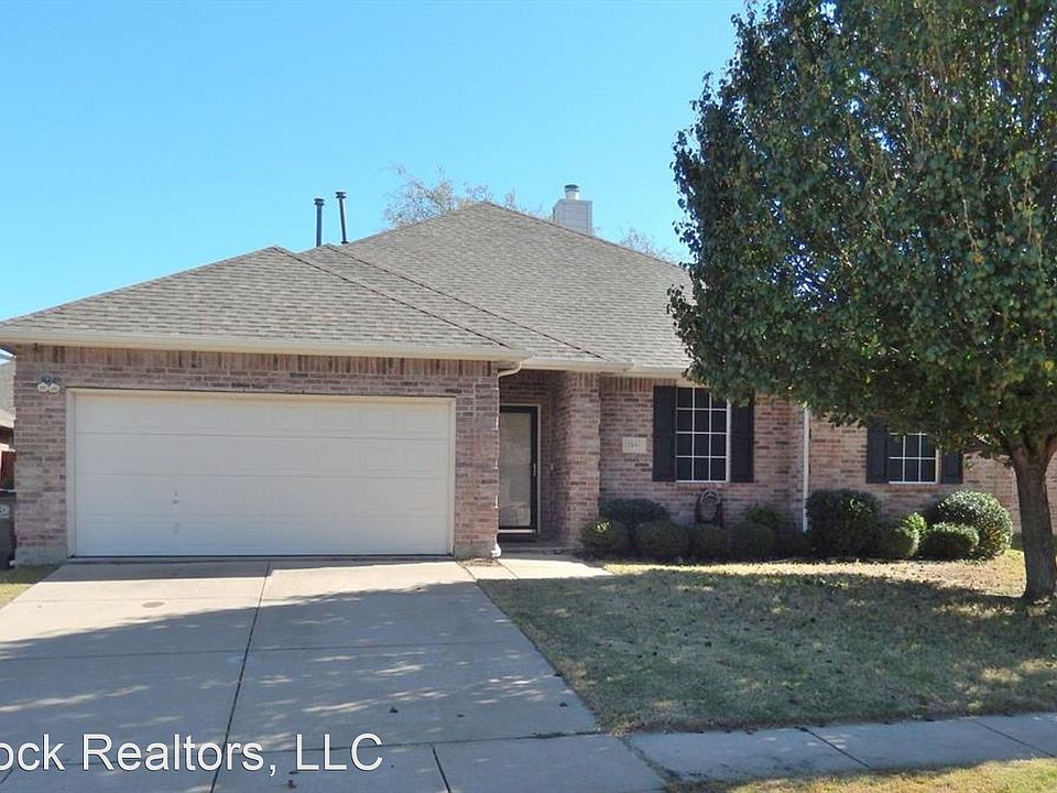 1st image of 2141 Woodhaven Dr