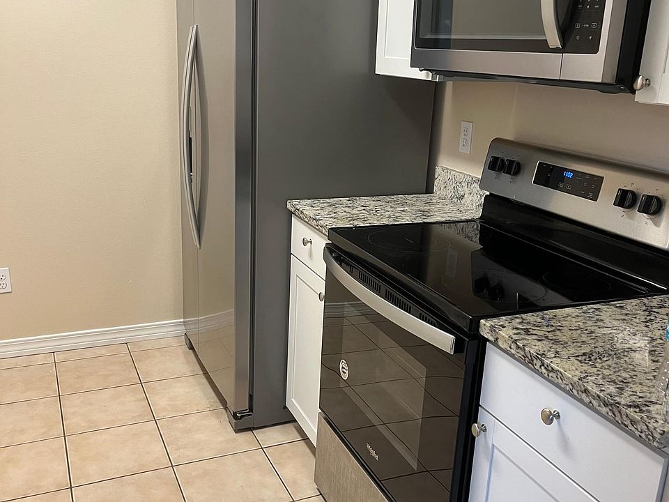 1st image of 904 Pineview Blvd