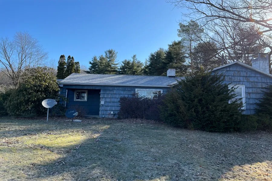 399 E Jamestown Rd photo 1