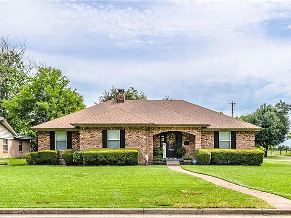 2nd image of 800 Eulalia Dr