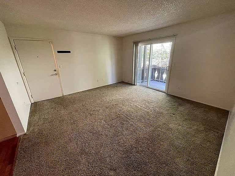2 bed, 767 sqft, $875 — Photo 3