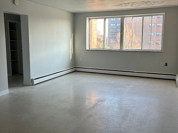 4th image of 2393 New St