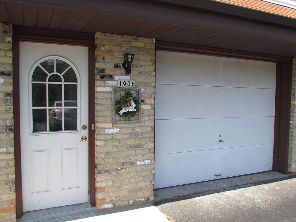 1st image of 1906 N River Dr