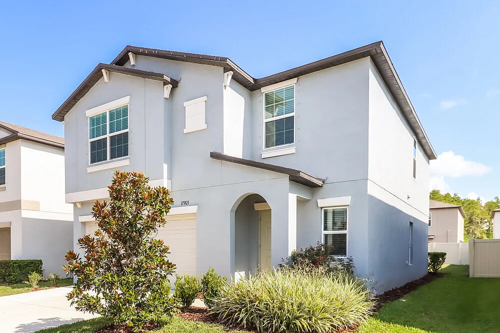 5 bed, 2.5 bath, 2216 sqft, $2,490 — Photo 4