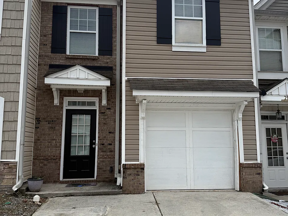 2179 Executive Dr