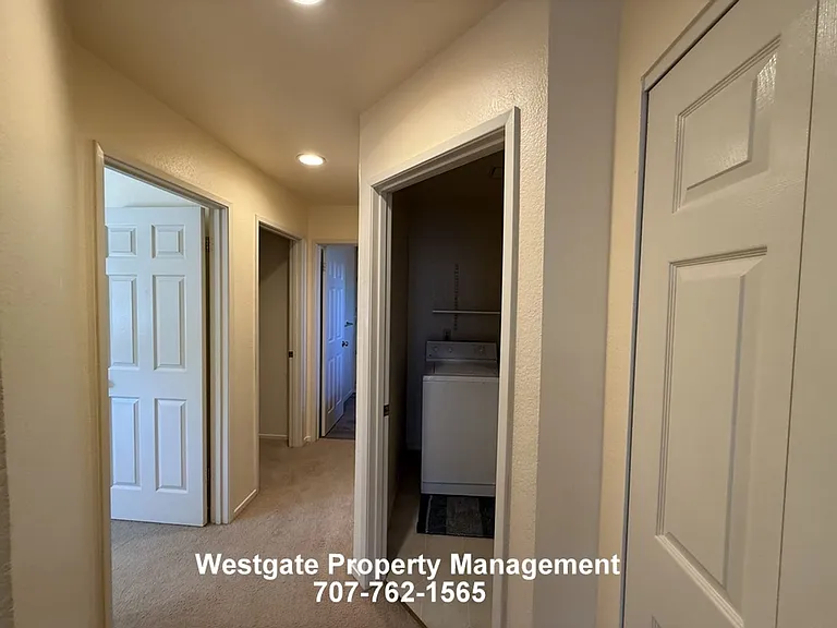 1453 Capri Ave — Photo 8