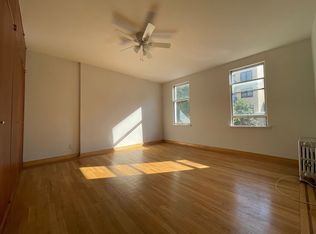 692 Leonard St #2, Brooklyn, NY 11222