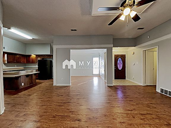 2nd image of 6768 Devenshire Ln