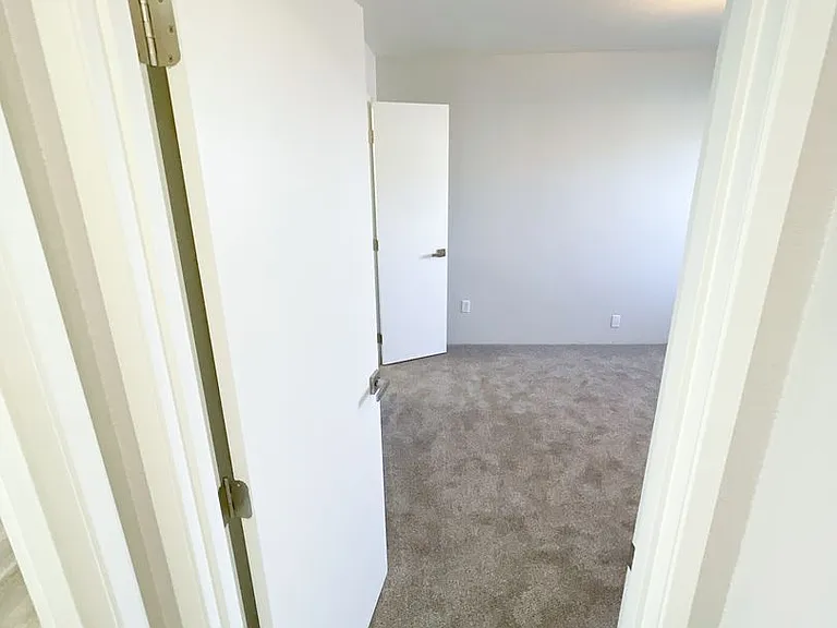 5630-5632 N Hills Dr #5634 — Photo 16