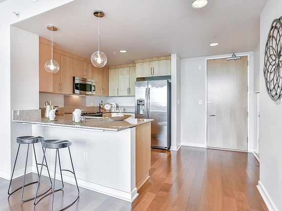 3rd image of 38 N Almaden Blvd Unit 803