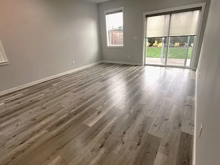 256 E Wayno Way — Photo 8