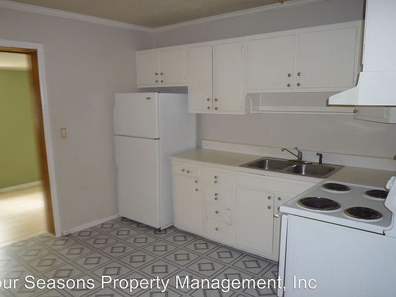 5th image of 4724 Americana Ave