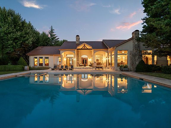 3rd image of 3922 Bellinger Ln