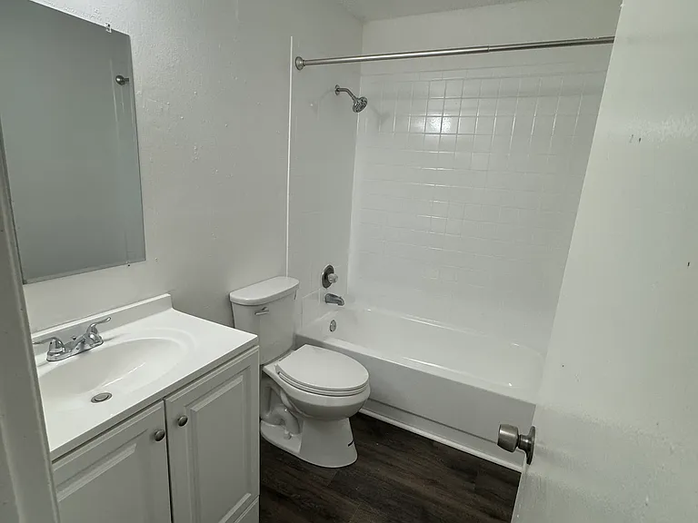 Channel View Condos — Photo 7