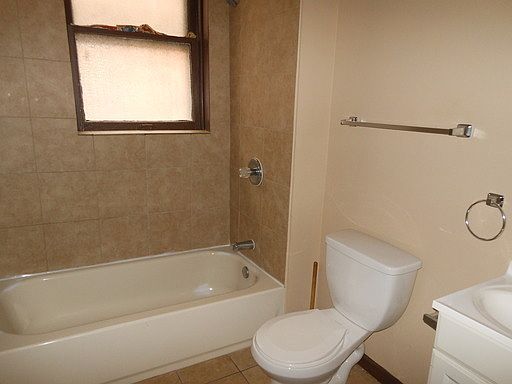 5th image of 4242 Dewey Ave APT 1N