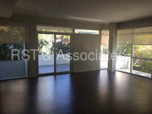 3rd image of 1545 S Bentley Ave APT 102