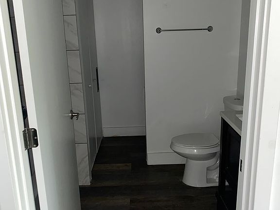 4th image of 460 Coventry Ln #204