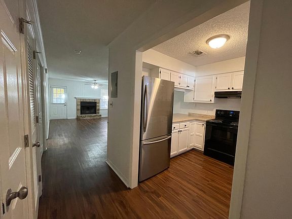 2nd image of 3692 Donovan Dr