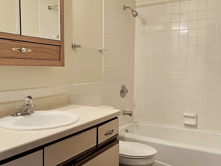 235 N 1st St #3 — Photo 9