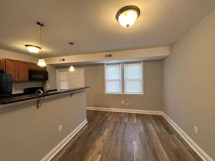 899 Braeside Rd — Photo 3
