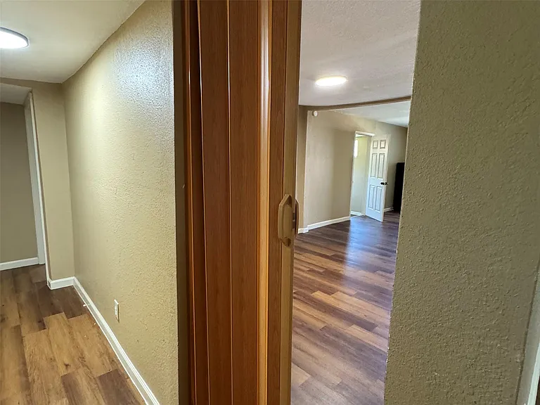 1311 Pershing St — Photo 16